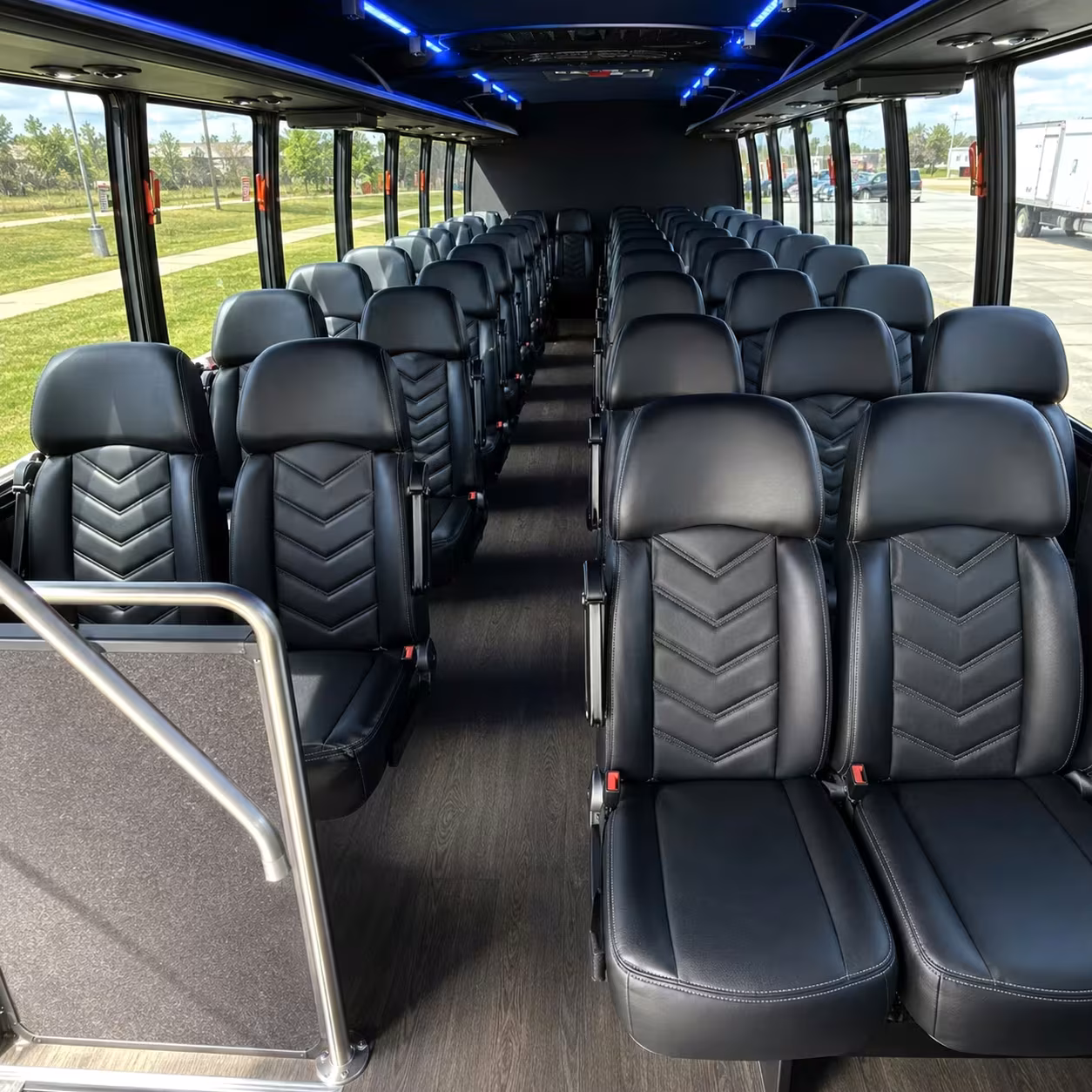 mobile 15 passenger minibus rental