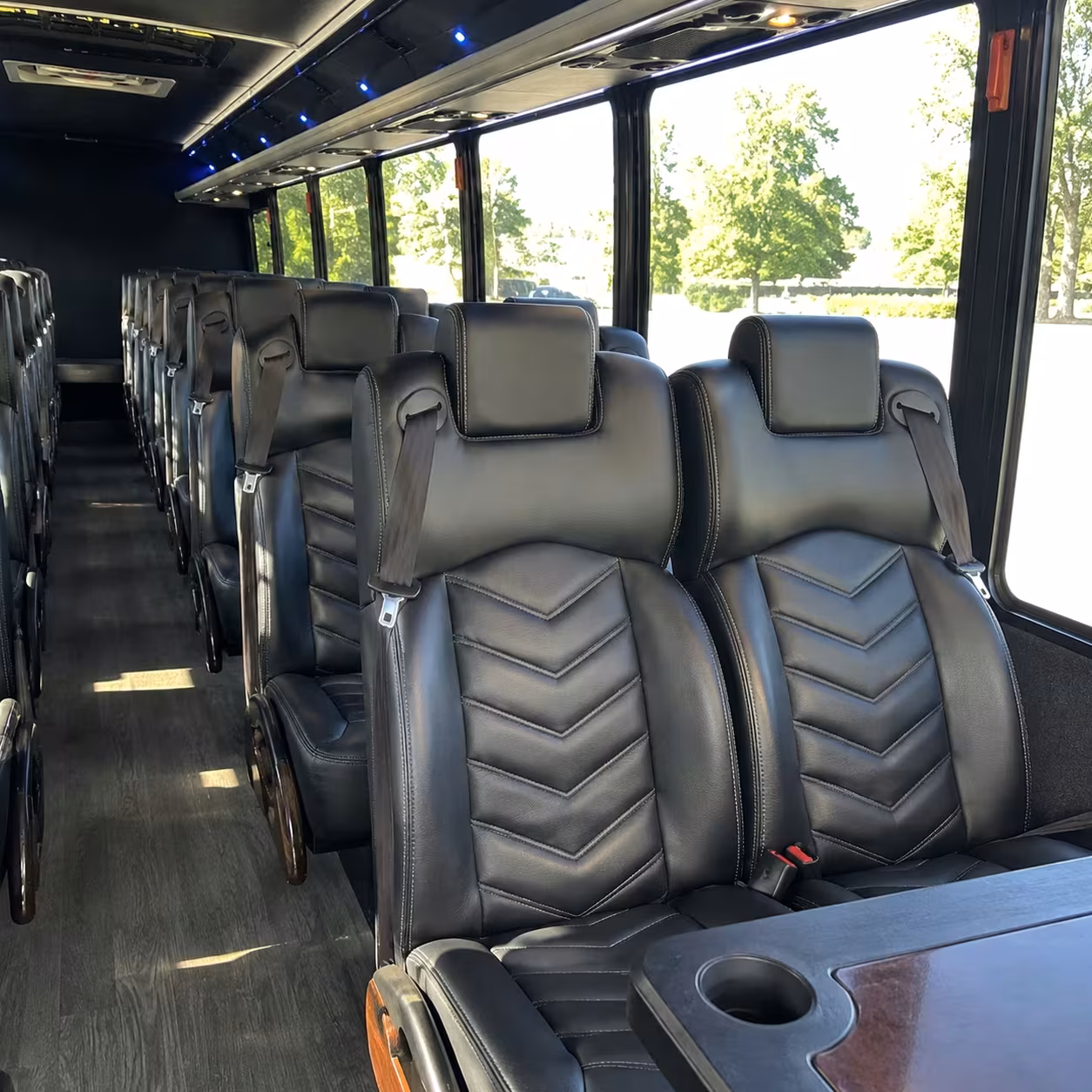 mobile 28 passenger minibus rental